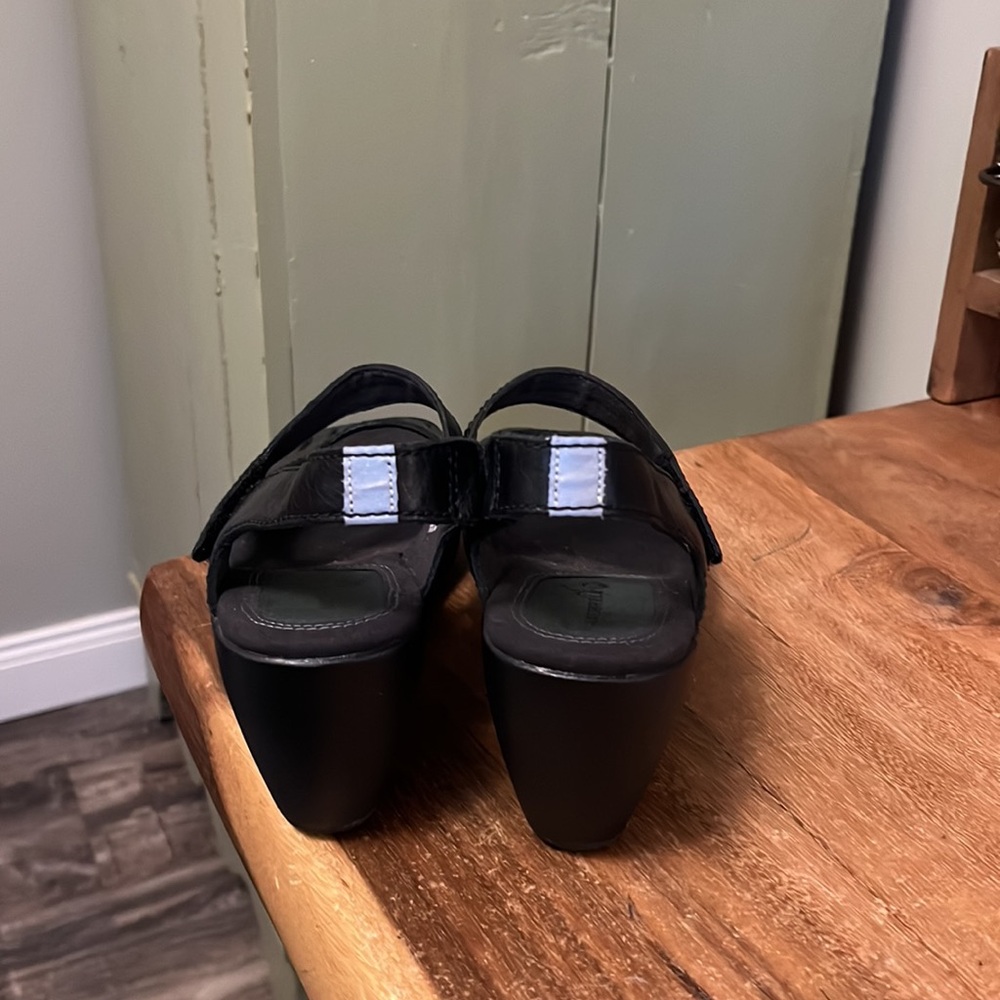 Merrell • Open Toe • Heeled • Pumps - Picture 4 of 10